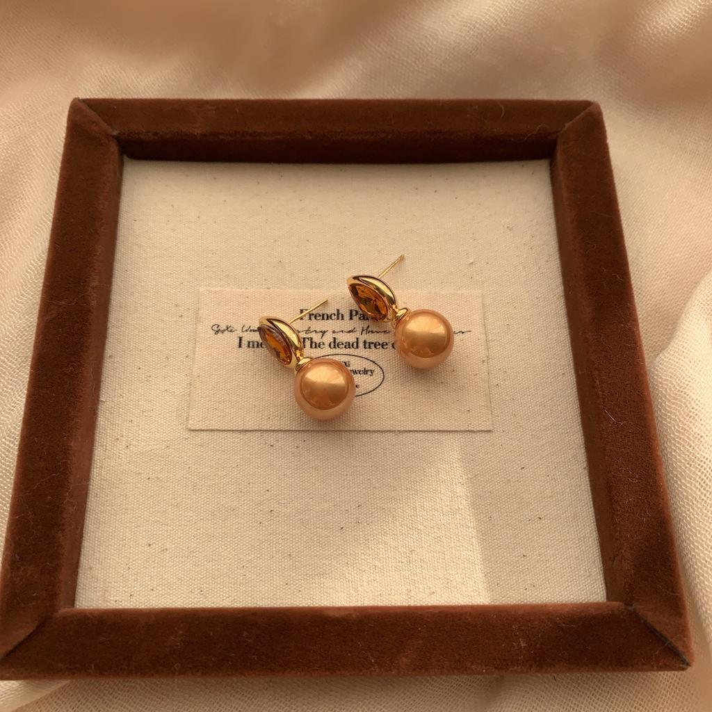 Water drop shape orange gemstone pearl earrings earrings are elegant and exquisite, niche fashion design, high-end sense, light luxury and versatile