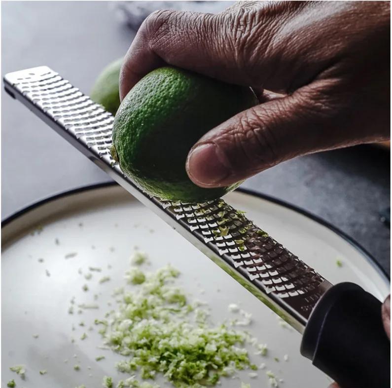 Cheese Grinder Grater Stainless Steel Mill Cheese Grater With Non-Slip Handle Multifunctional Grater For Chocolate Garlic Ginger