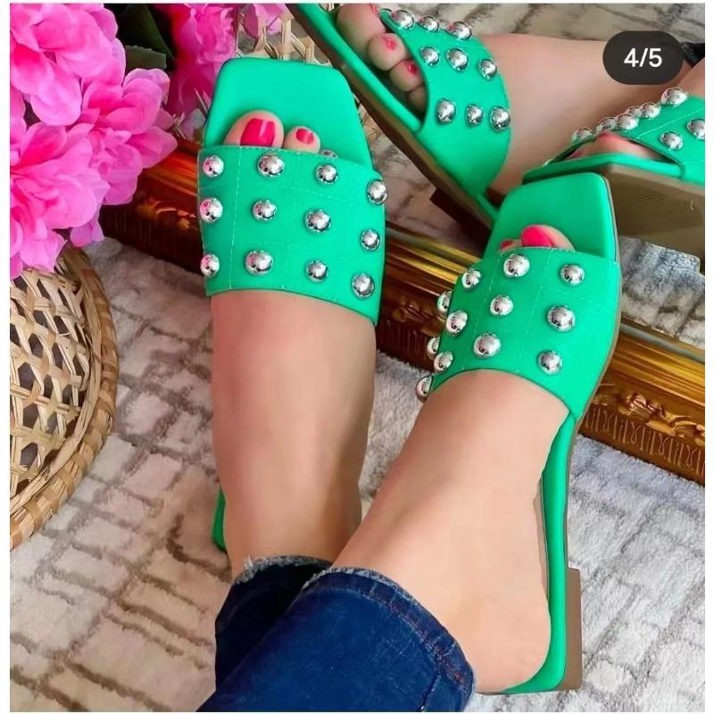 Summer new large-size women's shoes fashion rivets casual flat-bottomed beach slippers women-3