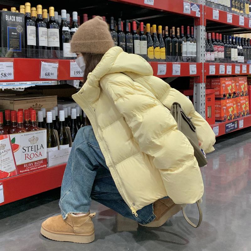 Damska krótka kurtka puchowa w stylu koreańskim na rok 2024 - Zimowy płaszcz o luźnym kroju z 90% białym puchem kaczym