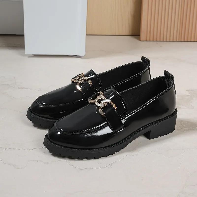 Fashion 2024 Shoes Female Slip on Women's High Heels Brand Office Pumps Women Metal Decoration Chain Round Toe Med Heel Plus Size Shoes