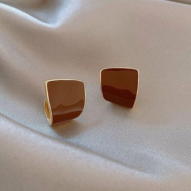 Silver Needle Clover Stud Earrings: Retro Hong Kong Style, Elegant and Fashionable Women's Luxury Jewelry.