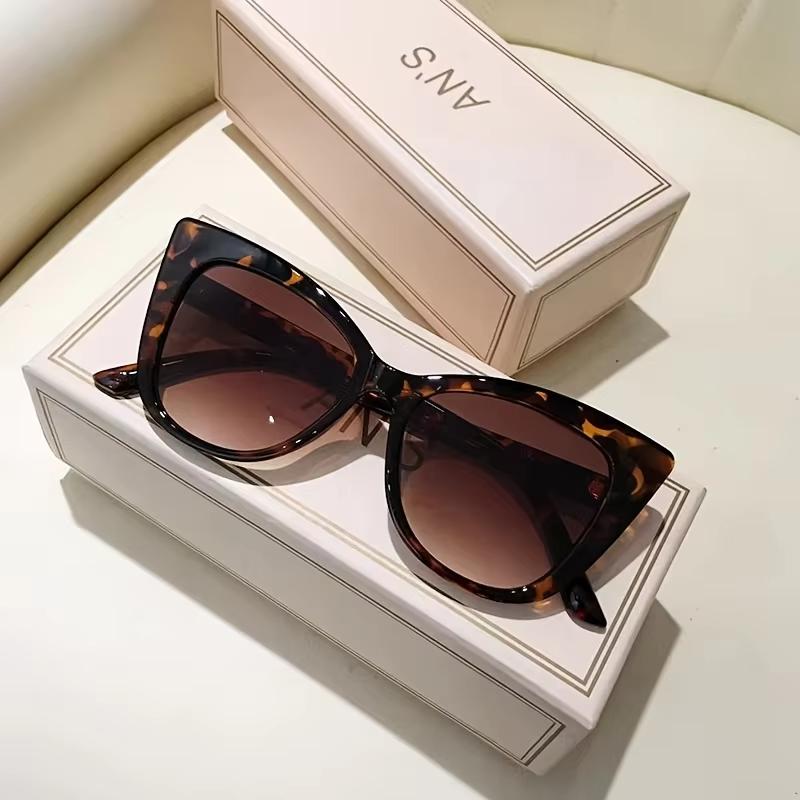 Oversized Cat Eye Sunglasses Women Fashion Gradient Colorful Frame Sun Glasses Lady Leopard Eye Wear Outdoor Streetwear Shades
