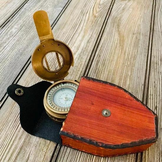 Vintage-Style Solid Brass Military Pocket Compass With Leather Case Home Decor