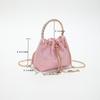 Dámské kabelky ve stylu mini designových kyblíkových tašek pro ženy Luxusní zbrusu nová kabelka Crossbody s řetízkem Dámské kabelky