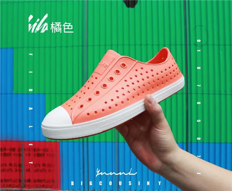 Men's Sandals Casual Outdoor Summer Hole White Shoes Breathable and Non Slip Soft Soled Shoes Canvas Shoes Dance
