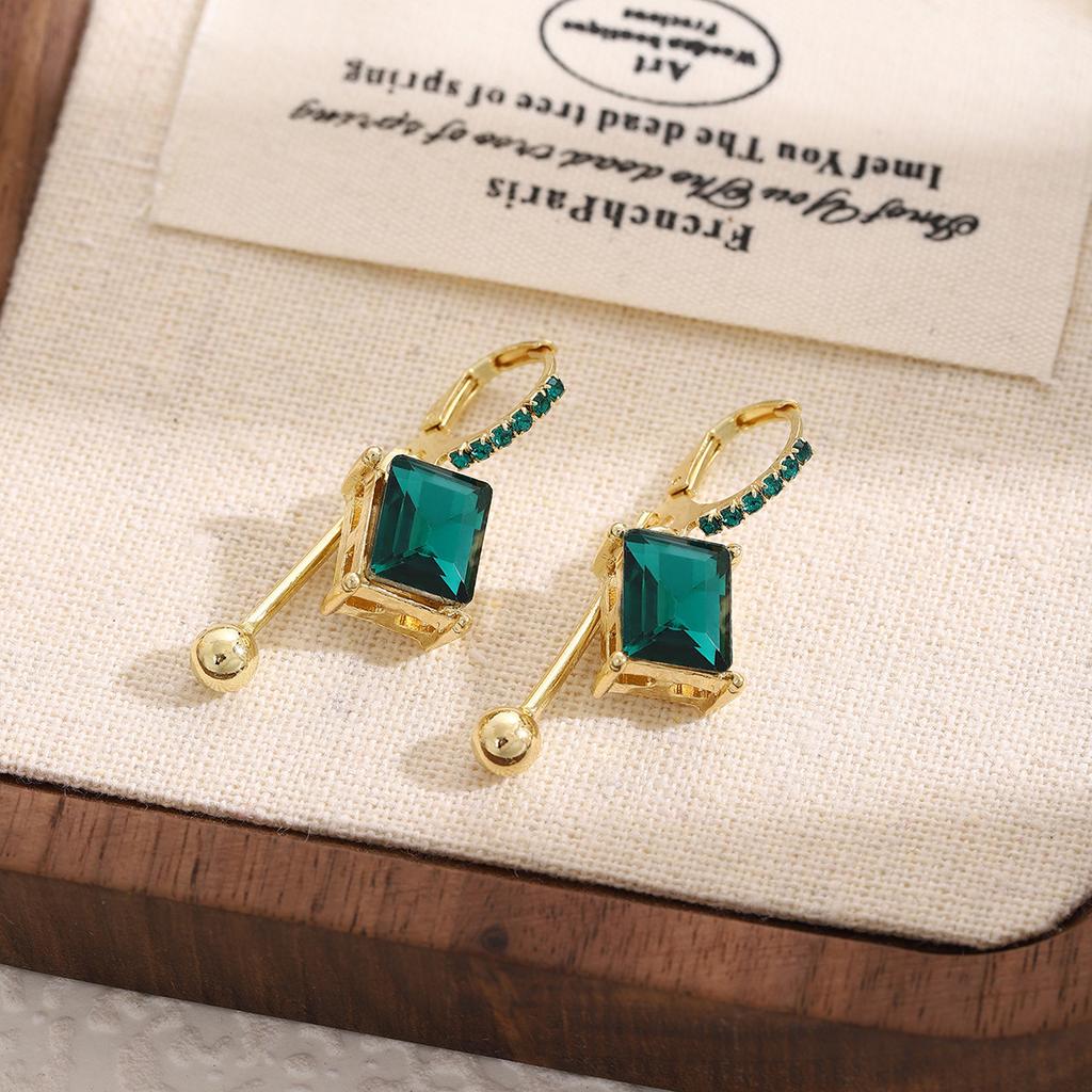 French Light Luxury Emerald Square Diamond Ear Buckle Temperament Fashion Fringed Diamond Earrings Exquisite High-End Niche Earrings