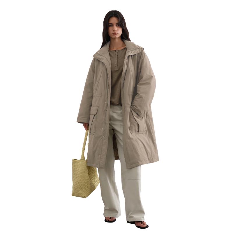 

ЗЕЛЕНЫЙ ПОЯС Женский пуховик средней длины для городских путешественников со стойкой M