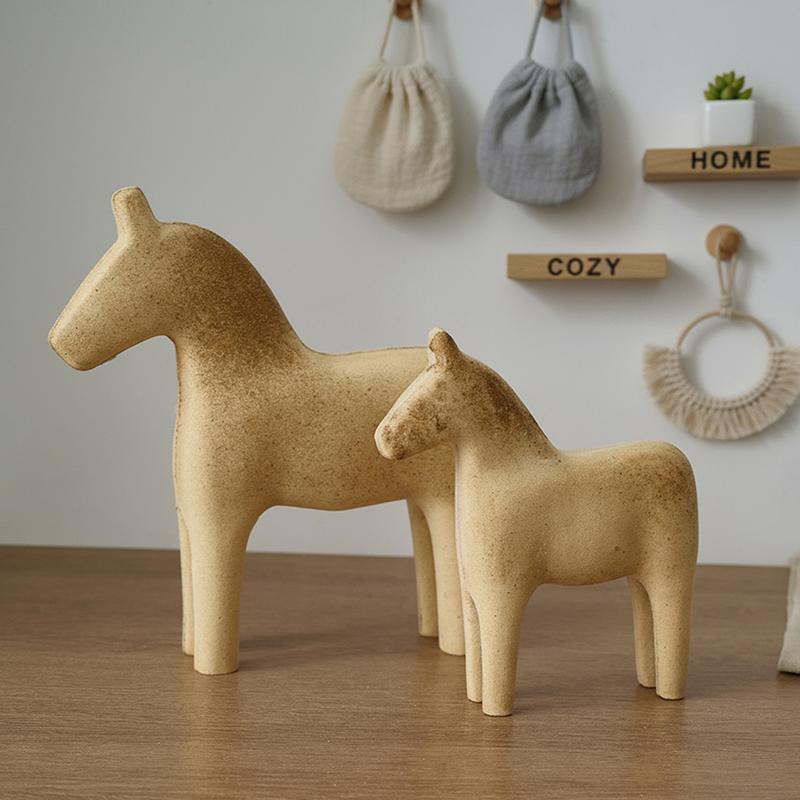 Cute Animal Room Decor Horse Rabbit Cat Giraffe Wooden Sculptures Diy Painted Materials Craft Hone Decor Handmade Figurine Gifts