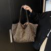 Koreanische Nischen-Leopardenmuster-Canvas-Tasche Damen Frühling und Sommer Neu Lässiger Fauler Stil Schultertasche Große Kapazität Pendler-Tragetasche