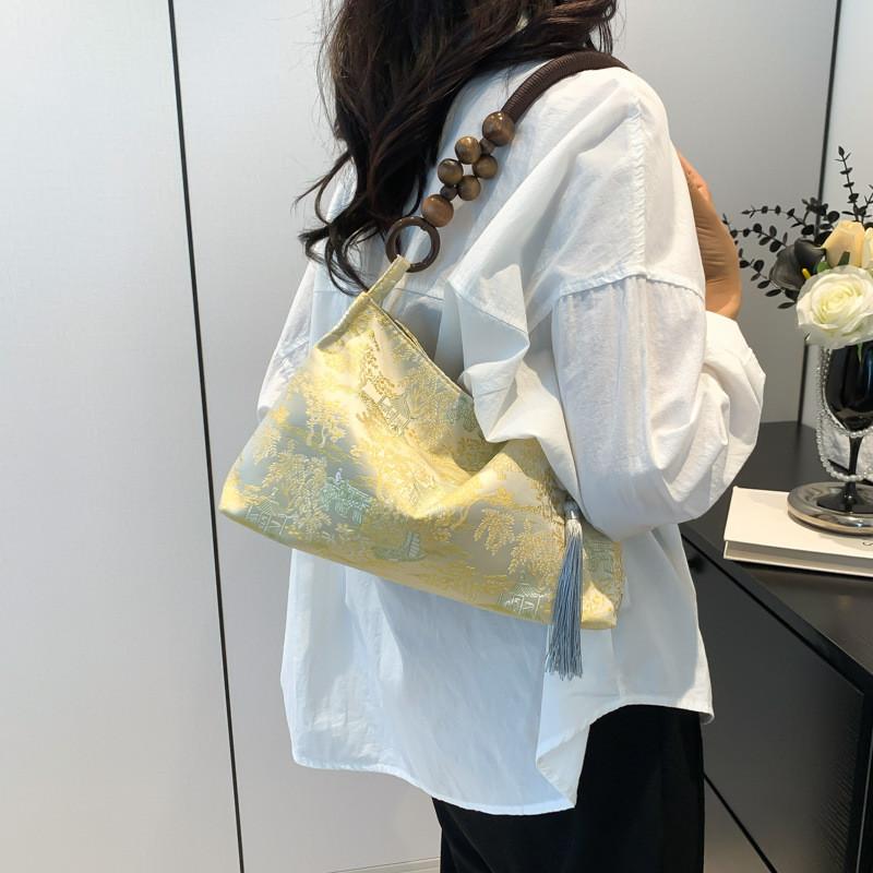 Chic New Style Women's Tote Bag Spacious Summer Shoulder Bag With Trendy Design