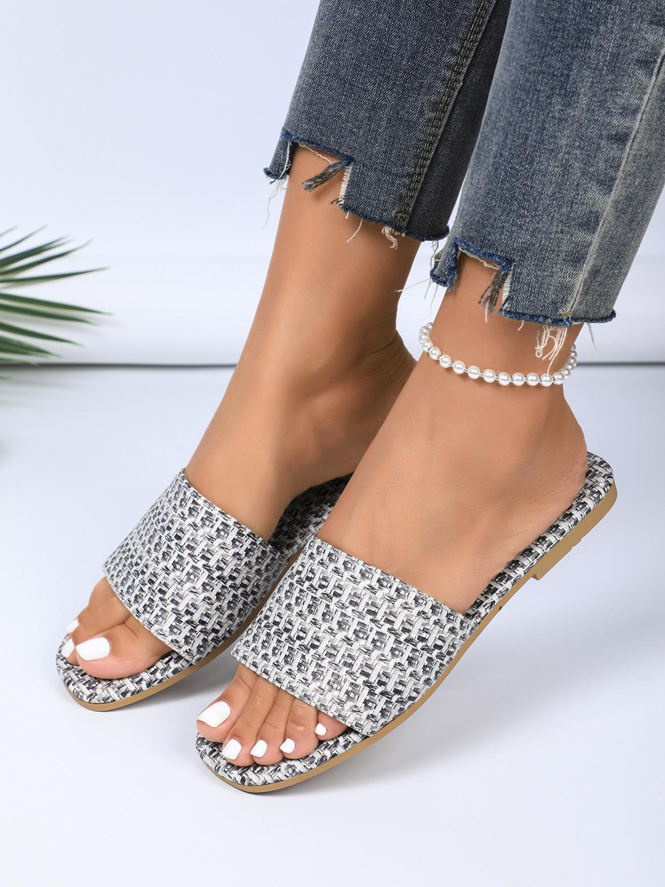 Printed plaided flat bottom plus size women s slippers are lightweight and comfortable women s slippers 36 серый 1980₽