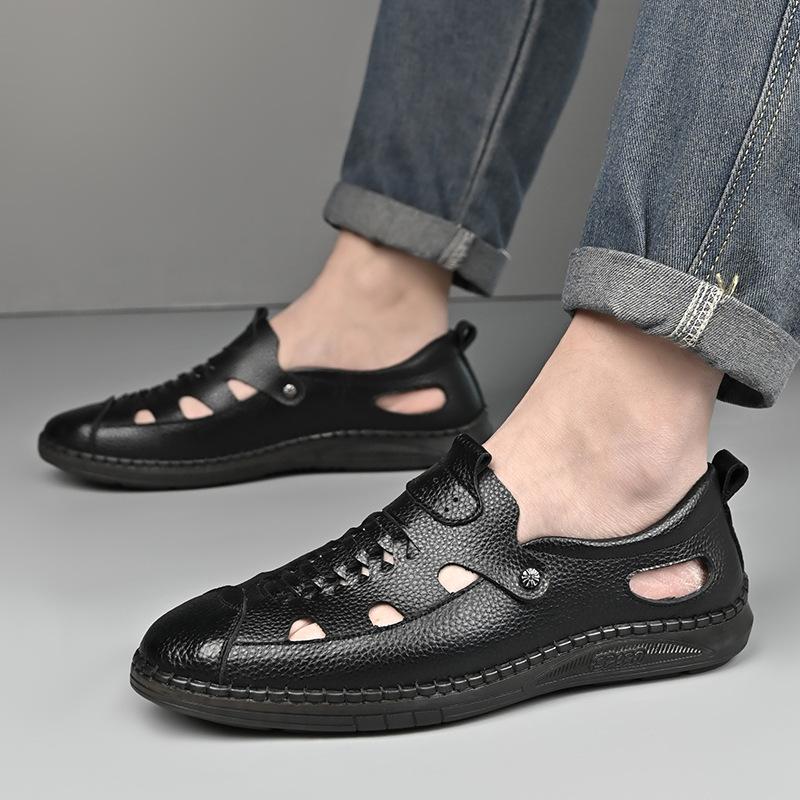 2025 Summer New Hallow Leather Shoes for Men Fashion Casual Beach Sandals Male Solid Color Designer Driving Shoes Man