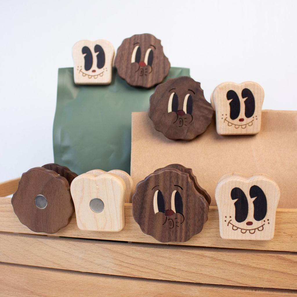 Cartoon shape sealing clip plastic bag sealing clip cartoon magnetic refrigerator sticker packaging wooden sealing clip