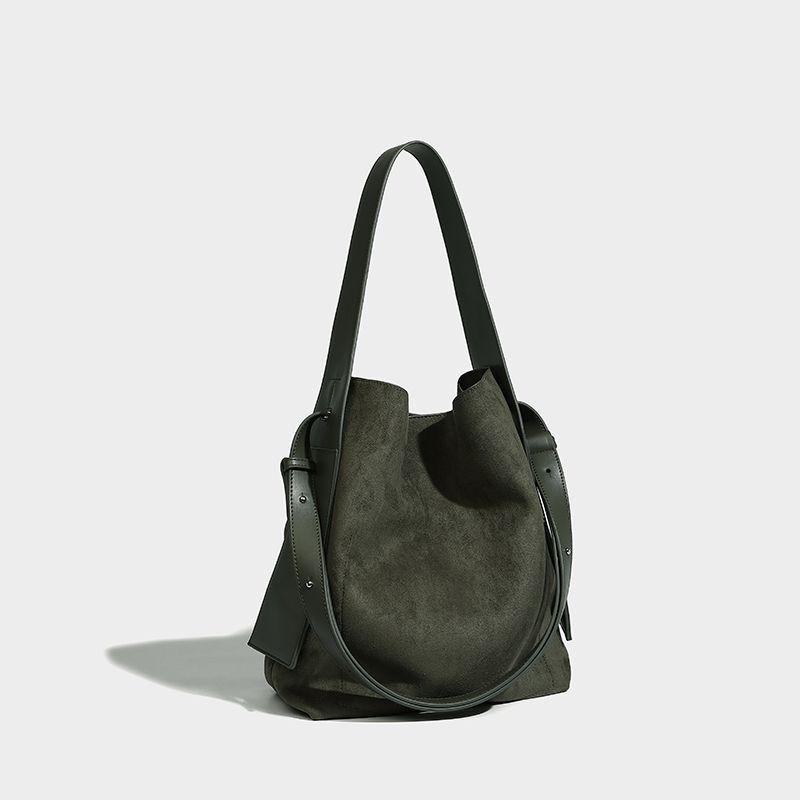 

Женская дизайнерская замшевая сумка-тоут 2025: Вместительная сумка кроссбоди и на плечо зелёный