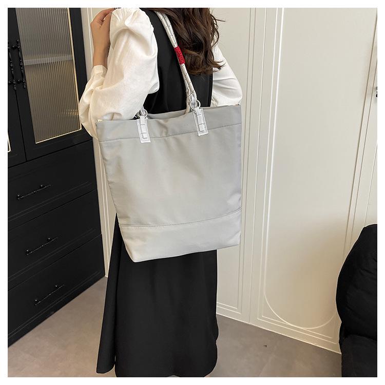 Women's Solid Color Nylon Crossbody Bag - Large Capacity, Versatile Handbag for Work and Commute