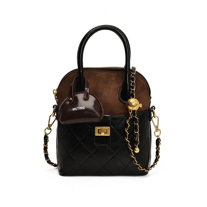 Bags Women's Niche Fashion Versatile High Sense Shoulder Messenger Newspaper Early Autumn New Portable Simple Mobile Phone Shell Bag