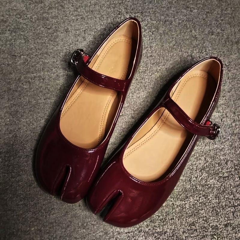 Patent Leather Split toe Women Ballet Flats 2026 Spring Autumn Vintage Mary Janes Walking Loafers Casual Girls Dance Shoes
