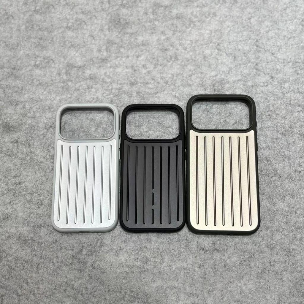 Business Luxury 3D Travellers Luggage Phone Case for IPhone 17 Pro Max 16 15 14 Aluminum Alloy Back Protect Cover with Gift Box Packaging