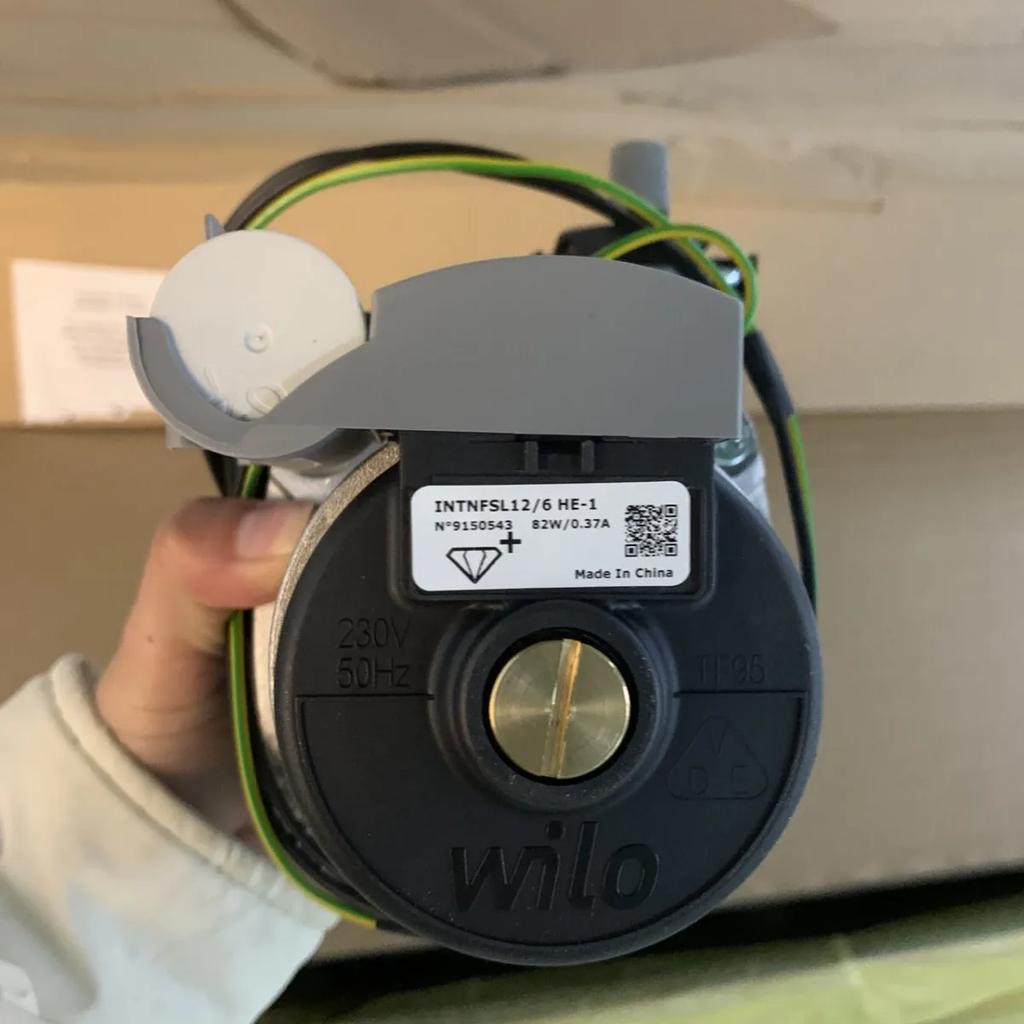 1pcs Water Circulation Pump 82W/0.37A INTNFSL 12/6 HE-1 Gas Boiler Pump Water Heater Spare Parts