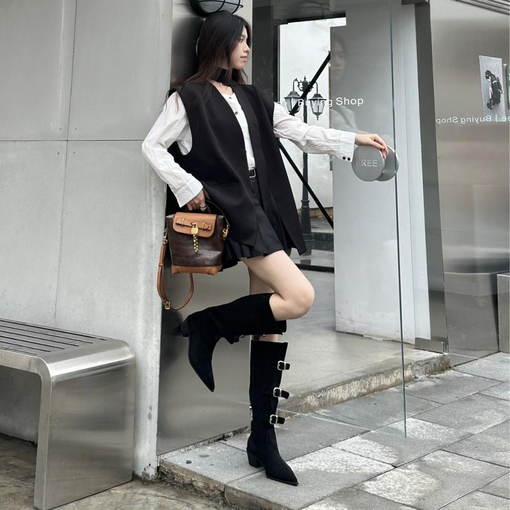 2025 autumn and winter retro belt buckle knight boots European and American fashion boots pointed thick high heel boots high boots women