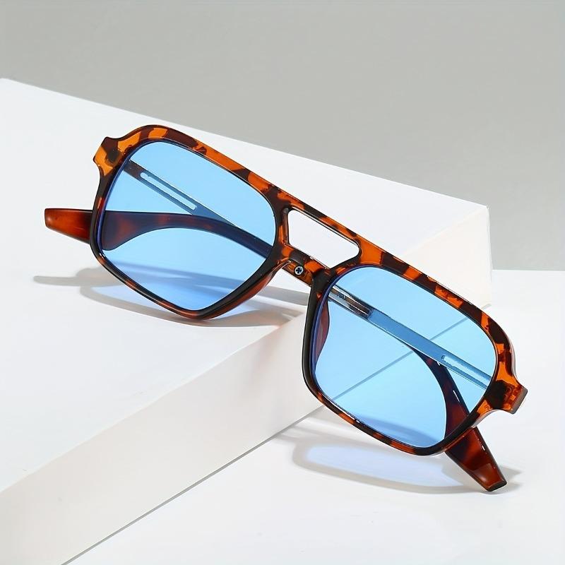 One Pair of Retro Square Frame Women'S Fashion Glasses Pilot Small Frame Classic Glasses Frame Very Suitable for Street Style