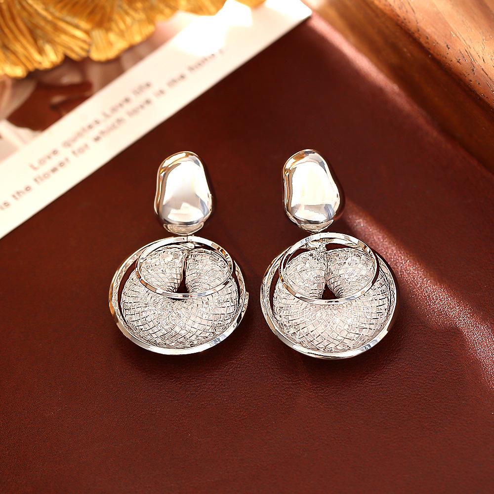 

Elegant Gold Thread Woven Ear Studs: Exquisite Copper-Plated Real Gold Earrings