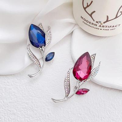 Broche Tulipe en Cristal Haut de Gamme: Épingle de corsage élégante pour costumes et robes.