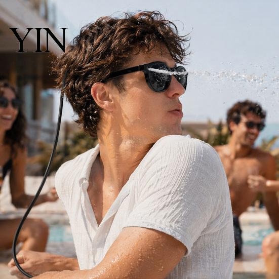 Outdoor Prank Sunglasses Water Glasses, Funny Squirt with 90ml Refillable Reservoir, Spray Hidden Sprayer for Adults Summer Party Beach Pool Eyewear