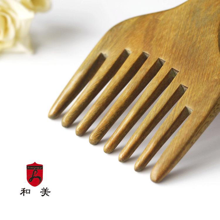 Wide tooth massage wooden comb Thick sandalwood hair comb tickling head Green sandalwood comb No paint No wax