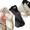 2 pary śmiesznych puszystych skarpetek z dużymi oczami dla kobiet, ciepłe skarpety do spania, zimowe przytulne grube skarpety do noszenia w domu i spania