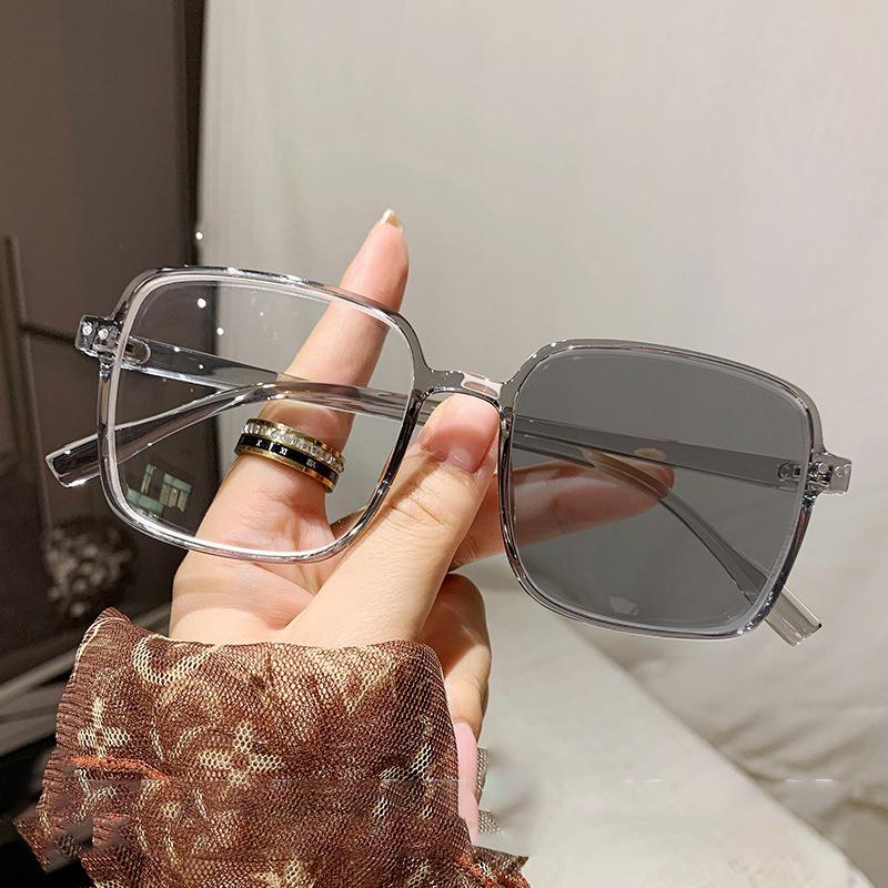 Frame-type Pochromic Color-changing Glasses With Anti-blue Light Feature Slimming Effect Of The Frame Design