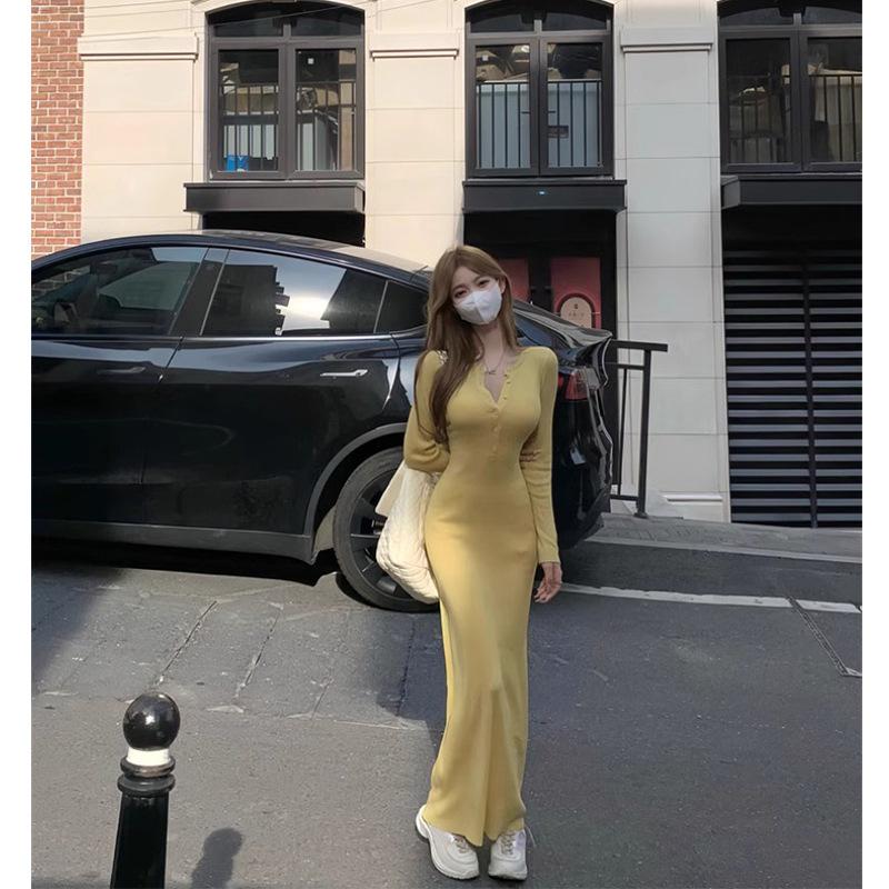 Chic Yellow Fishtail Dress: Long Sleeve, Waist-Cinched, Flattering Fit Light Yellow