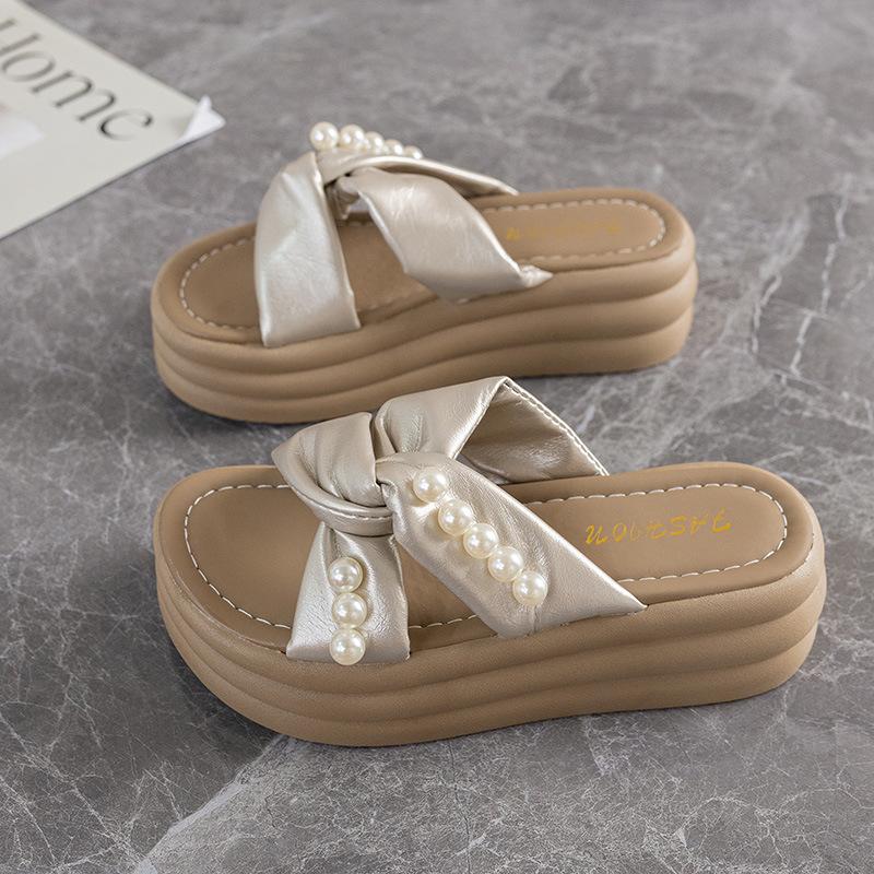 

Sweet pearl casual thick-soled cool slippers women wear beach slippers in summer 2025 students thick-soled flip-flops 40 шампанского