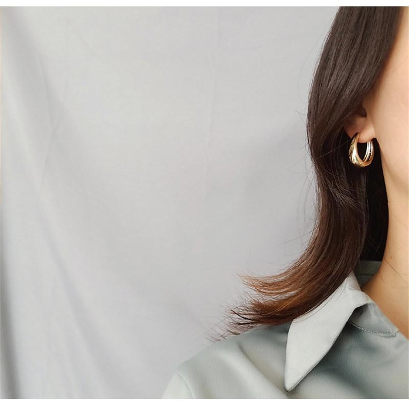 1 para koreańskich, spersonalizowanych, damskich kolczyków z 14-karatowego złota z 14-karatowego złota Prezent na Walentynki