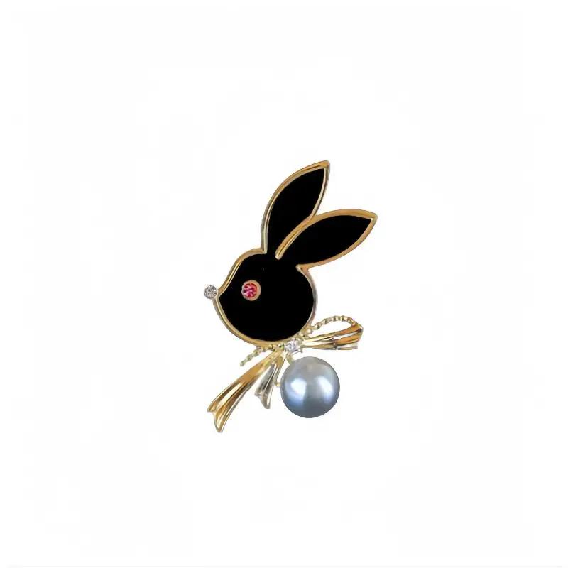 Cute Rabbit Brooch Versatile Luxury Fashion Pearl Lapel Badge Pin Bags Clothes Hats Pins Accessories Jewelry Gift For Women