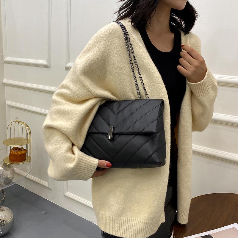 Retro Bag 2025 New Simple and Fashionable Autumn Chain Messenger Bag Diamond Shoulder Small Square Bag