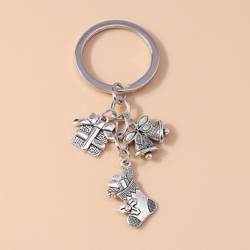 New Alloy Christmas Keychain Snowflake Elk Bell Key Rings Pendant for Christmas Women Girls Handbag Accessories DIY Jewelry Gift