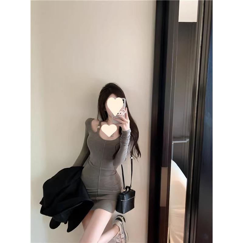 Temperament Single Shoulder Strap Off-the-shoulder Design Skinny Bottom Dress Women's Spring Little Black Dress High-end Spice Girl Hip Skirt