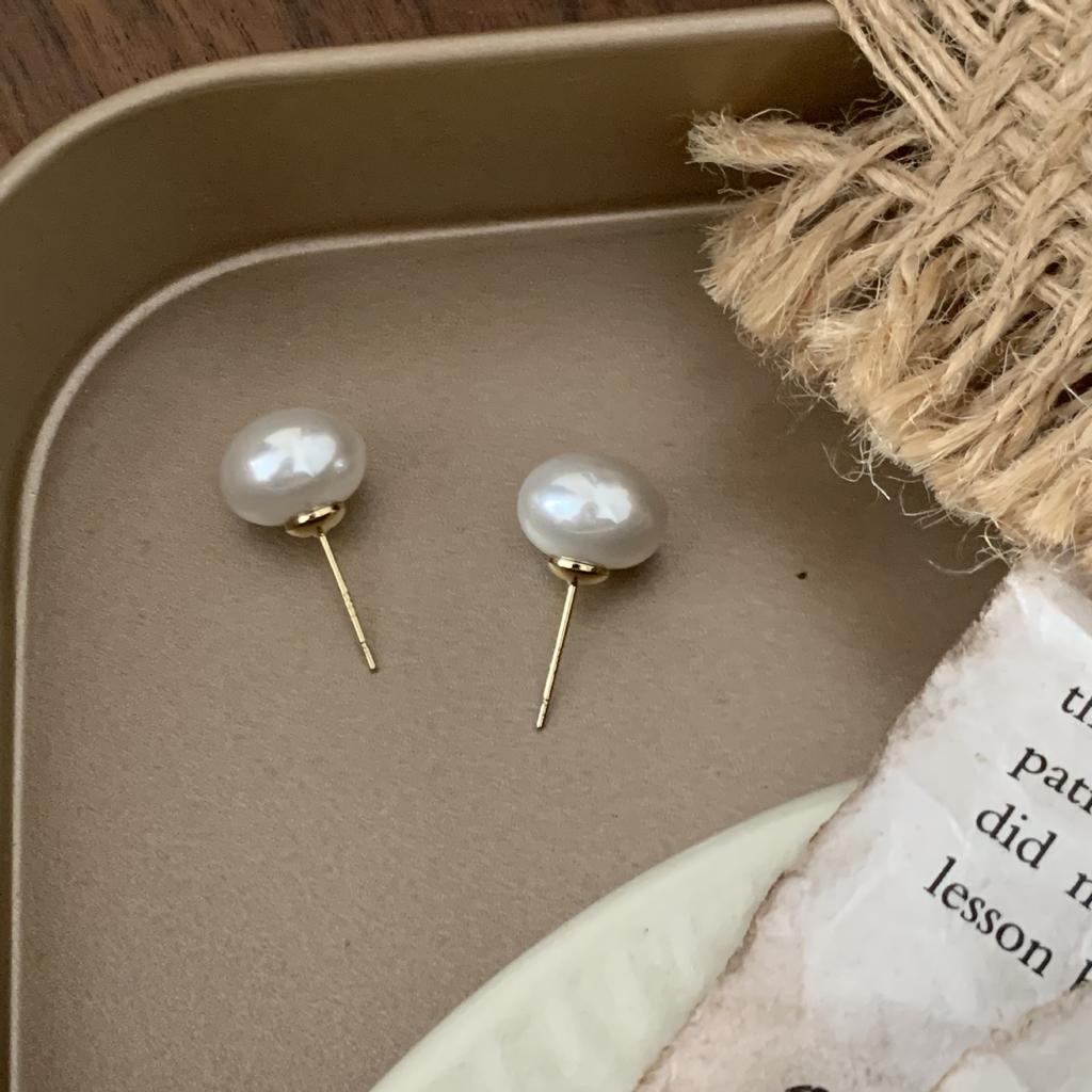 Ultra-white Red Bun Pearl Earrings Unique Retro Design Light Luxury Senior Sense Ear Hole-friendly Fashion Ear Jewelry