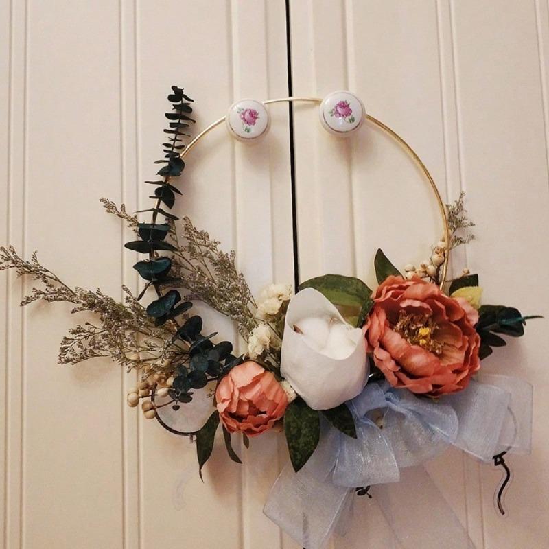 Stylish Metal Wreath Hoop with Floral Design DIY Hanging Craft for Wedding Decoration Artificial Flower Ring for Bridal Events