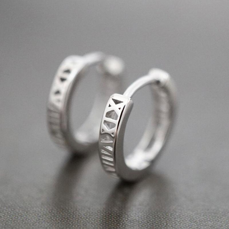 Creative Hollow Roman Numerals Earrings, Simple And Versatile Commuter Earrings, Temperament Circle Ear Buckles For Women