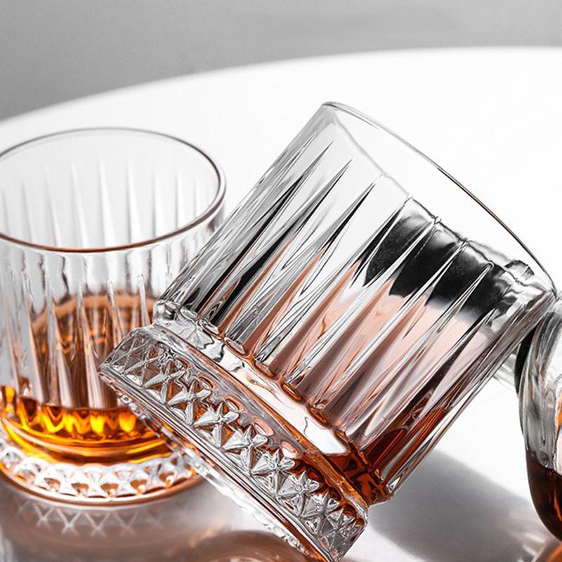 Kaffeetassen Diamantmalerei Vertikal gestreifte transparente Glaswasserflasche Whiskey Weinglas für Bar für Zuhause Großhandel Tassen