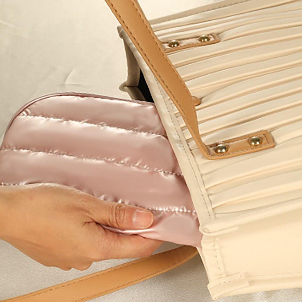 Lightweight Waterproof Aesthetic Cosmetic Organizer Large Capacity Shock Resistance Toiletry Bag Quilted Makeup Pouch Toiletries