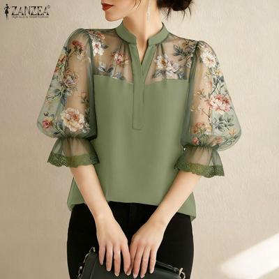 Blusa Casual Feminina com Decote V, Detalhe em Renda e Manga 3/4