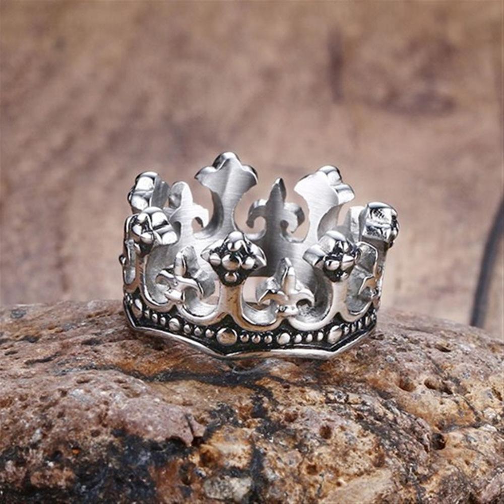 Fashionable Queen's Ring Crown Shape Ring