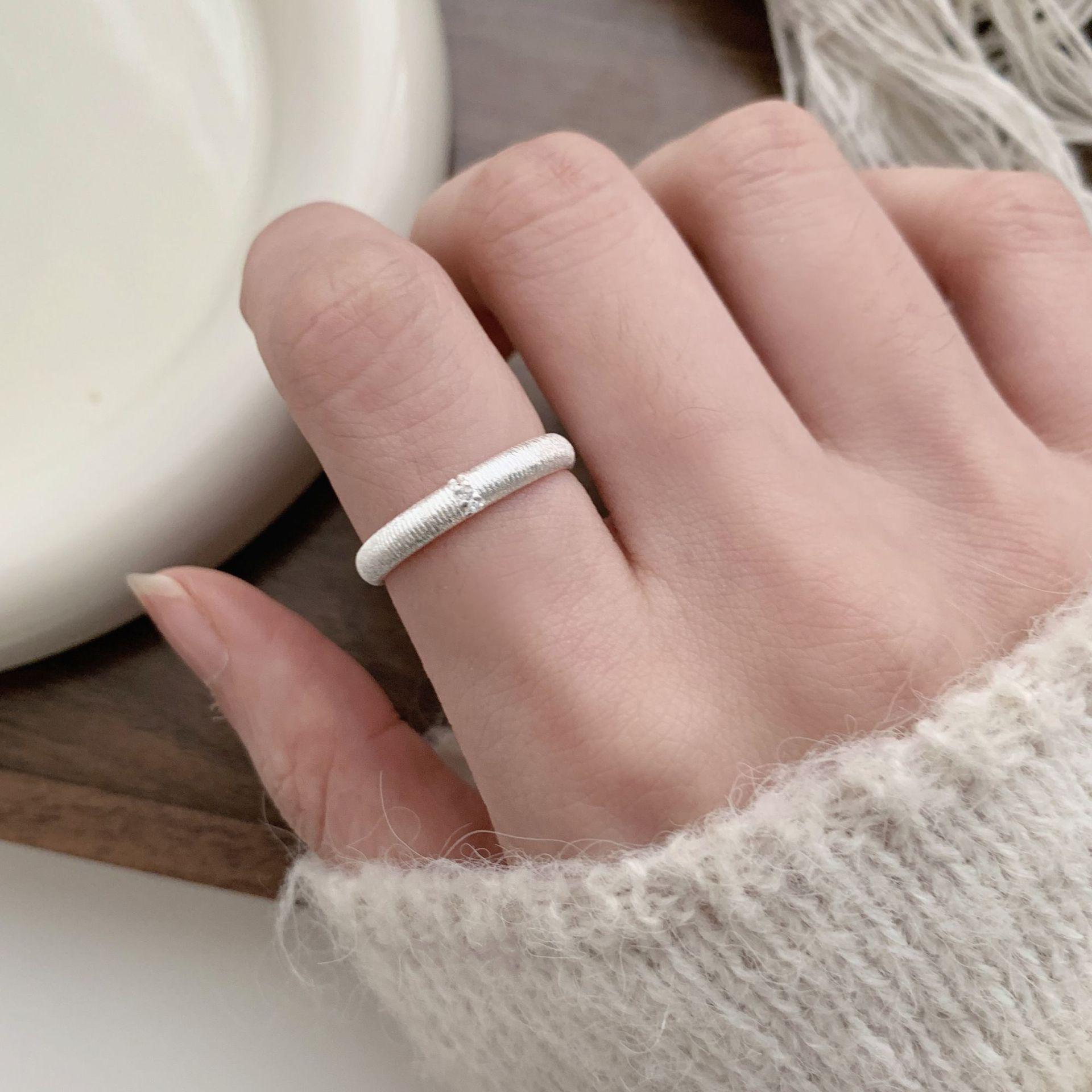 Elegant Adjustable Floral Lace Ring: Exquisite Embossed Design for Women Adjustable Open