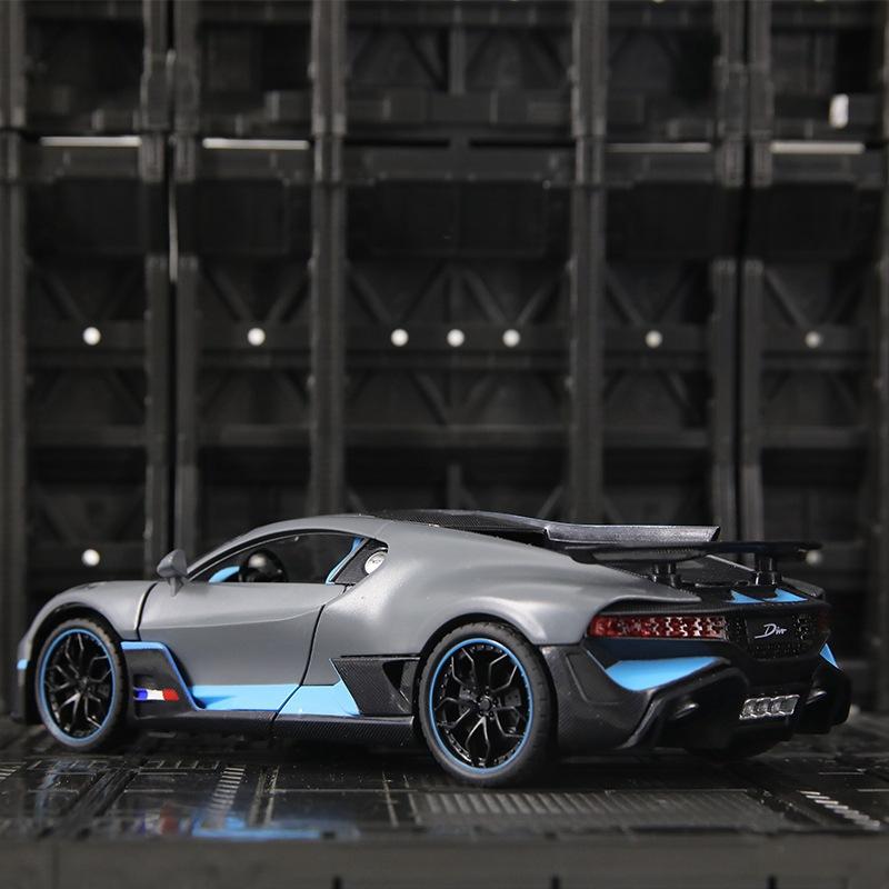 1:Kovové modely aut Bugatti Divo v měřítku 24 pro hračky pro chlapce od 3 do 12 let, stahovací vozidla s hudebními dvířky a kapotou lze otevřít
