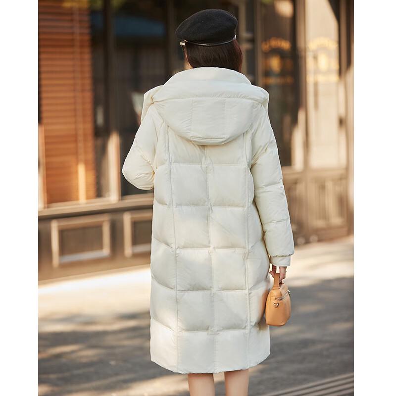 Damska kurtka puchowa z kapturem o średniej długości