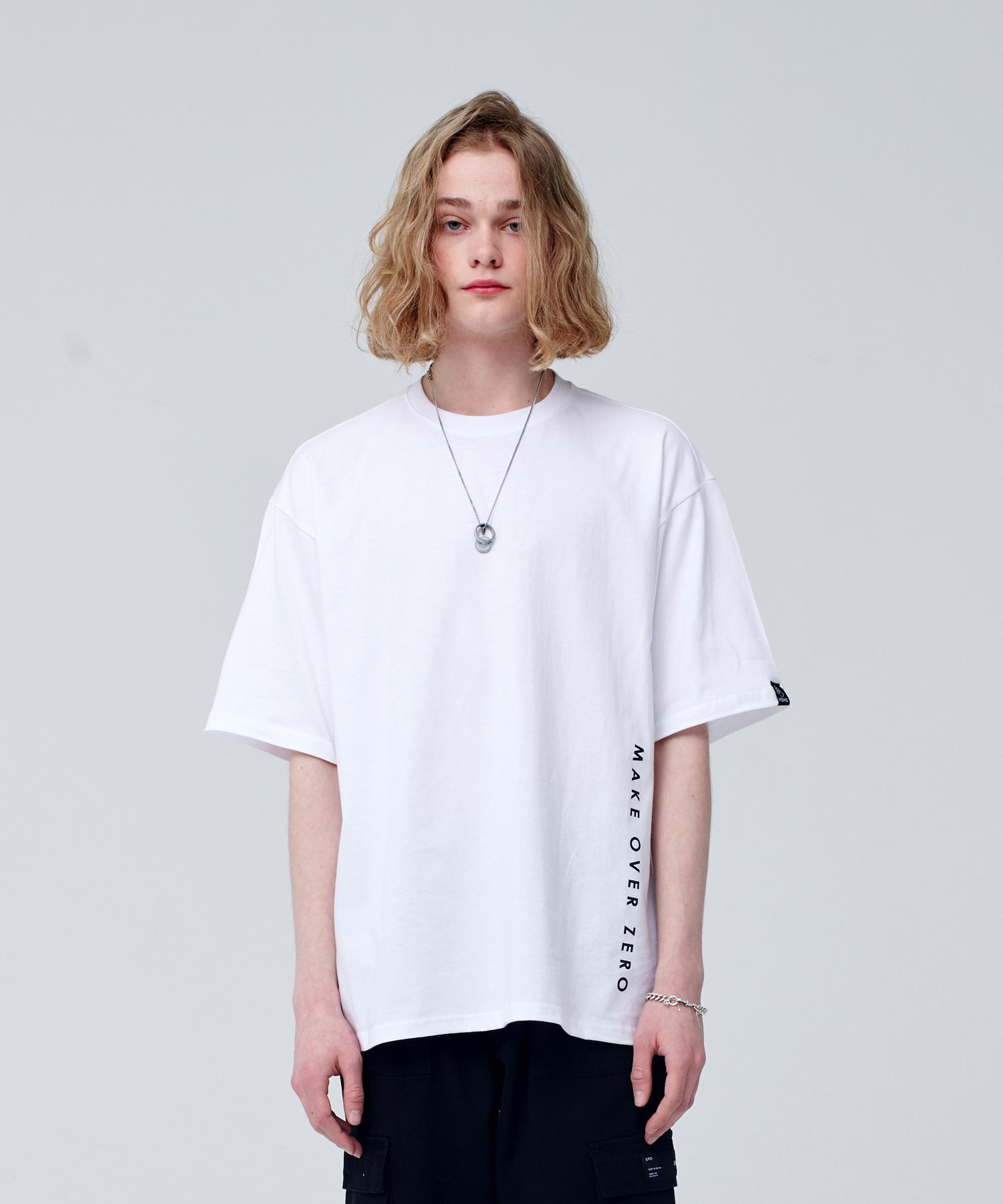 Moz Moz Vertical Logo Oversized T-Shirt_White 1